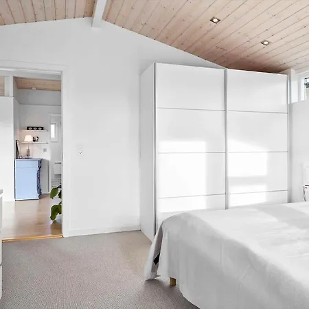 30461 - Hulager 6 * Odder